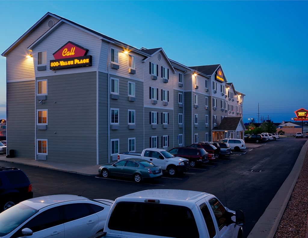 Woodspring Suites Topeka Exterior photo