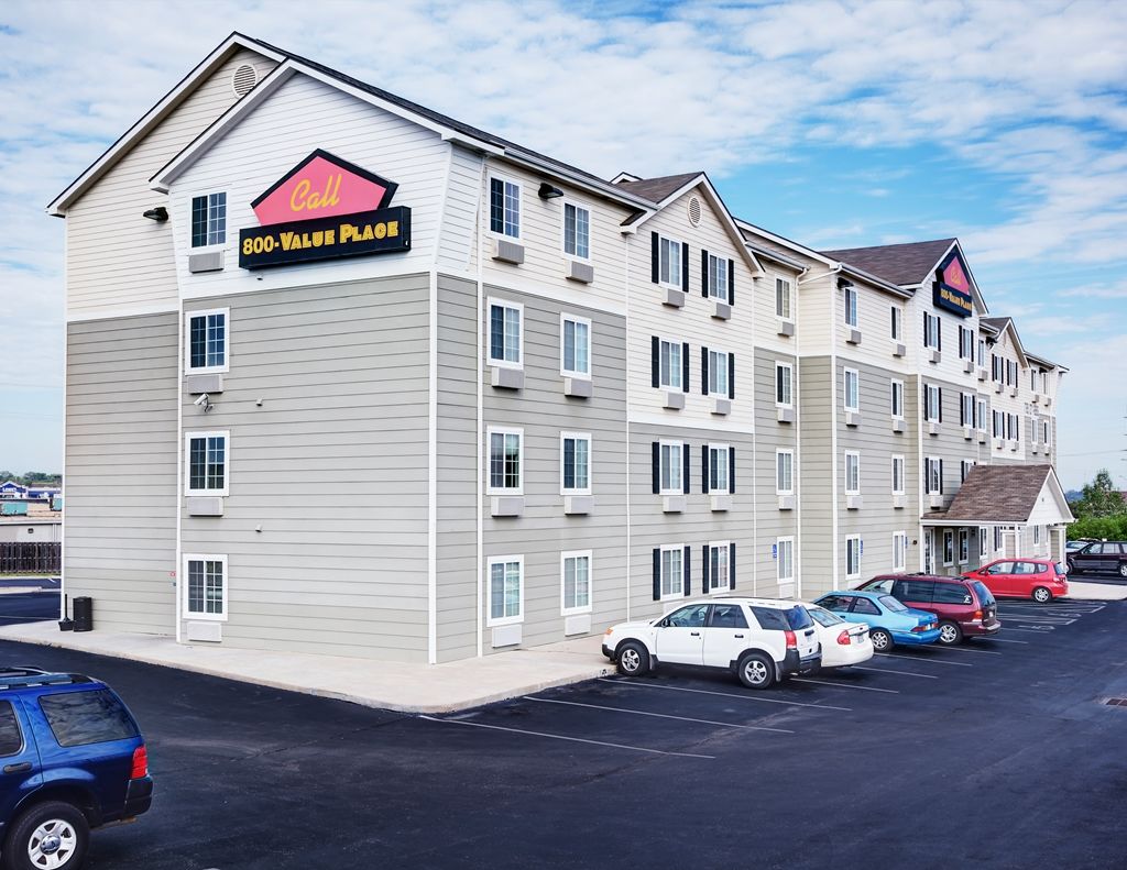 Woodspring Suites Topeka Exterior photo