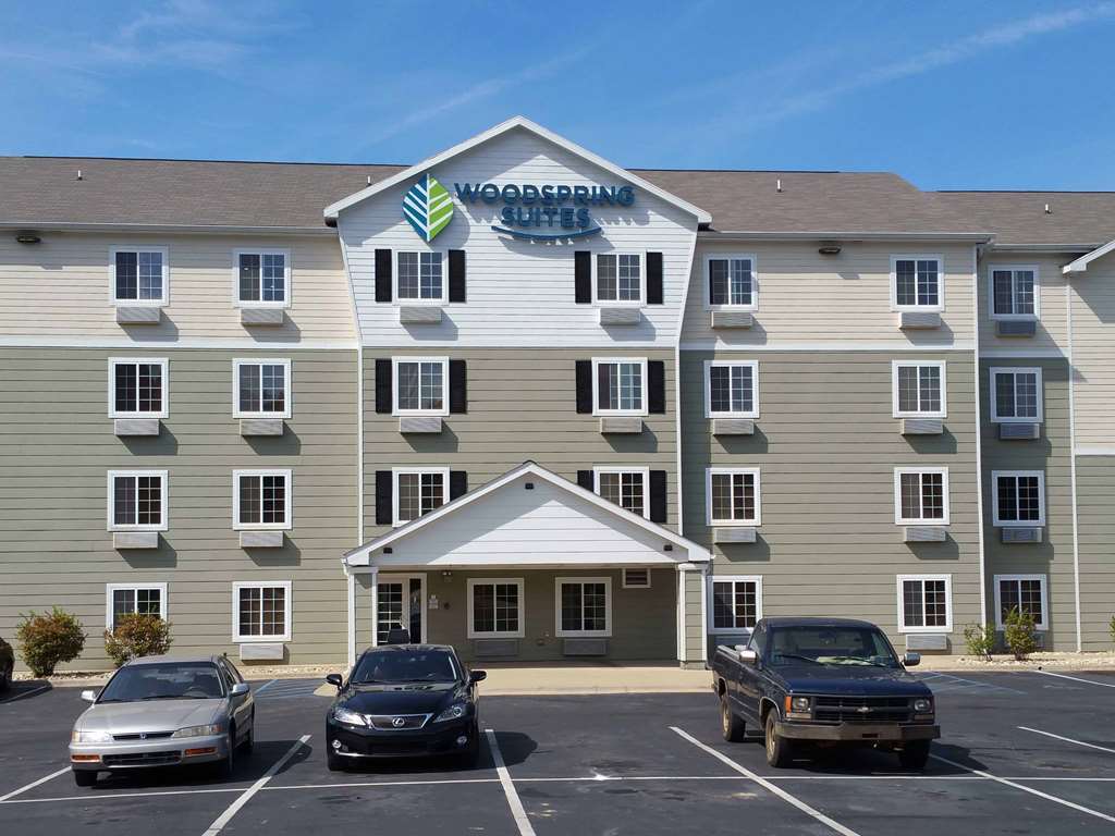 Woodspring Suites Topeka Exterior photo